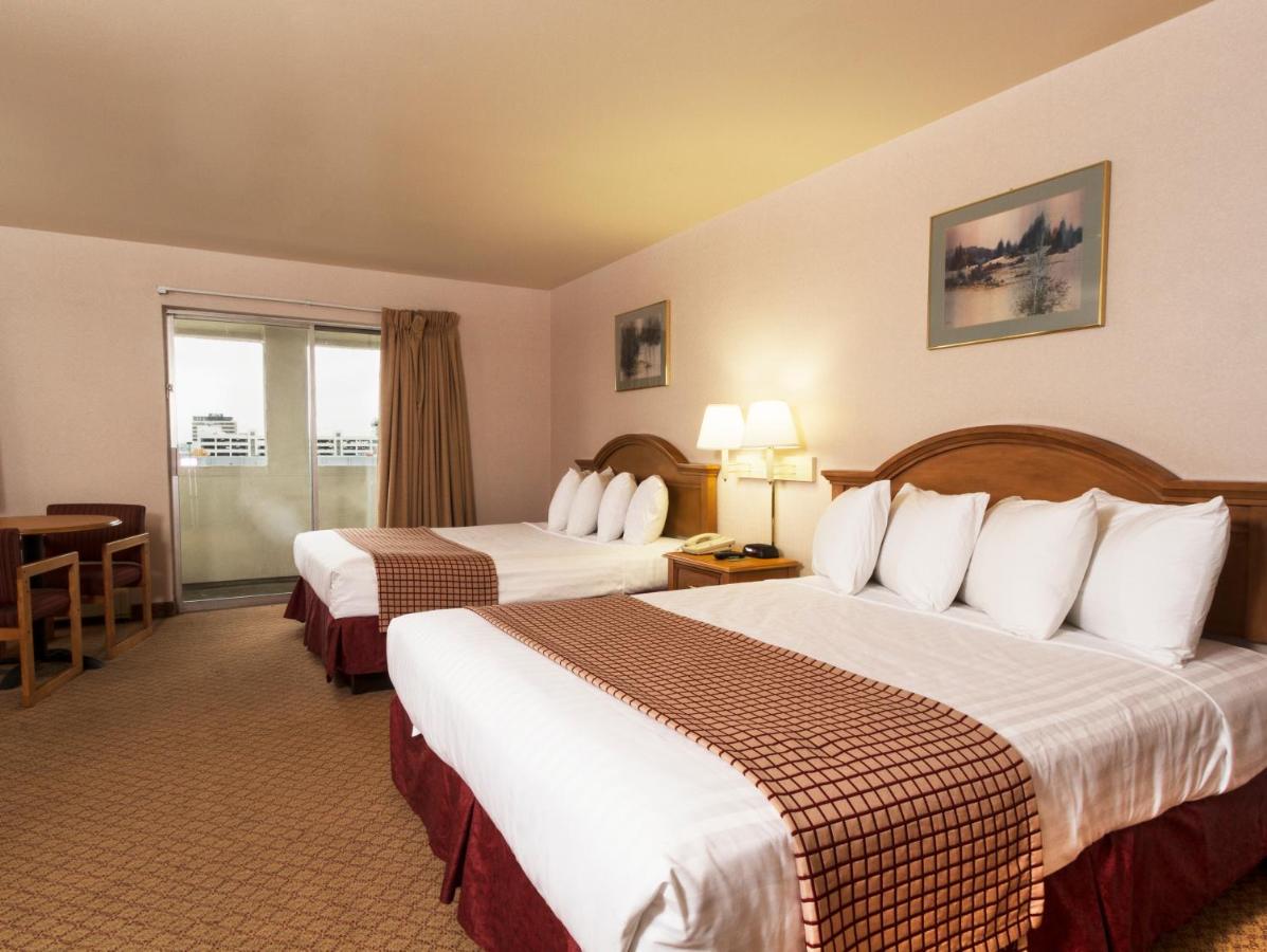 Standard Queen Room with Two Queen Beds at GuestHouse Anchorage