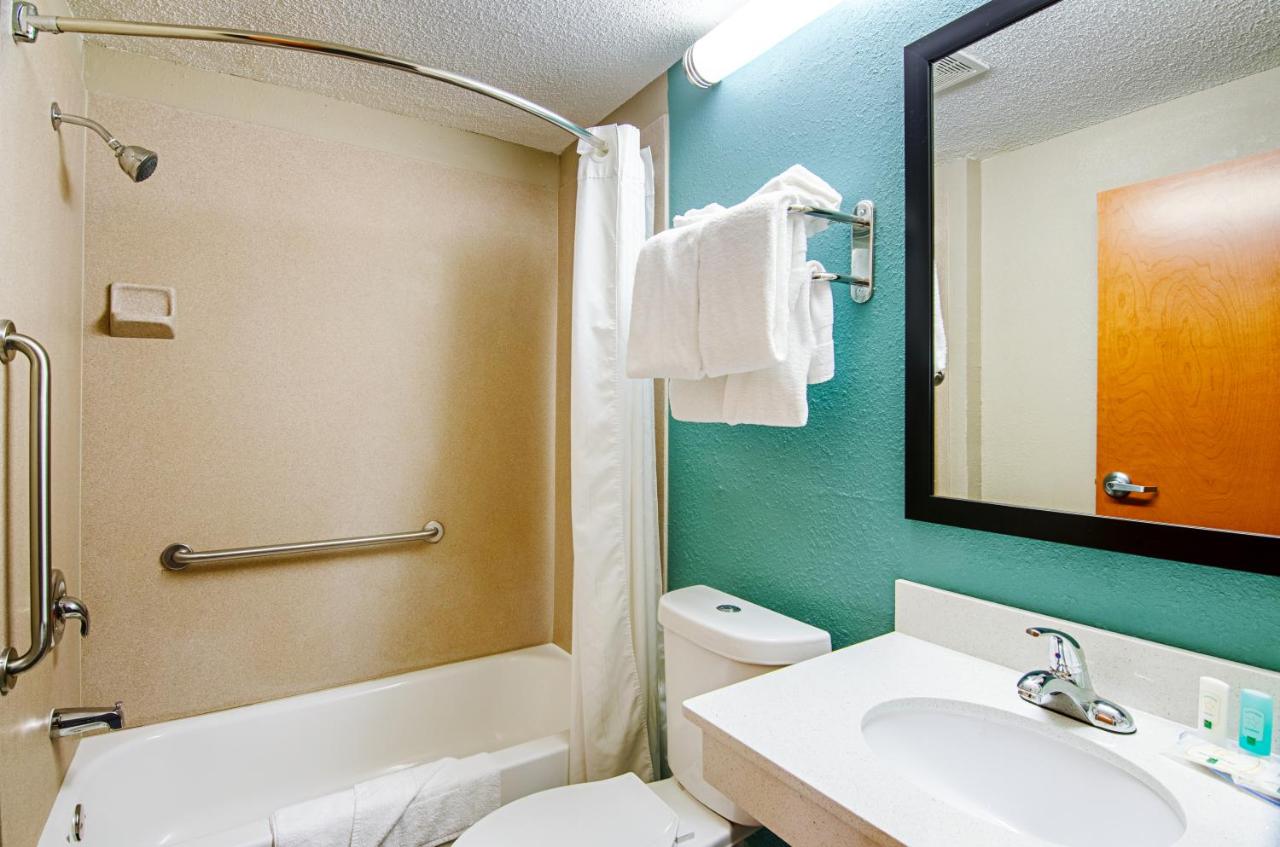 Queen Room with Two Queen Beds - Non-Smoking at Quality Inn & Suites Bristol North