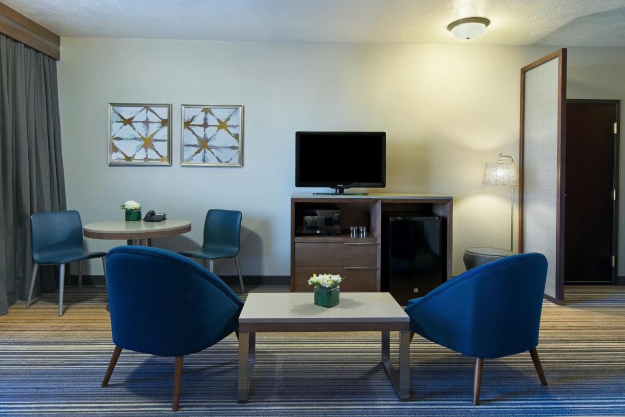 Deluxe 2 Queen Suite at Oxford Suites Downtown Spokane