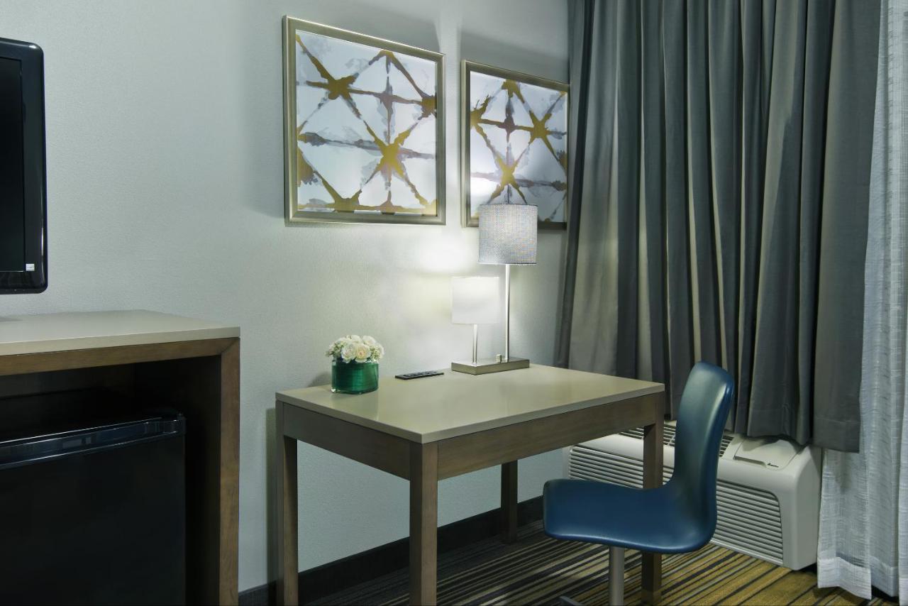 River View Executive King Suite at Oxford Suites Downtown Spokane