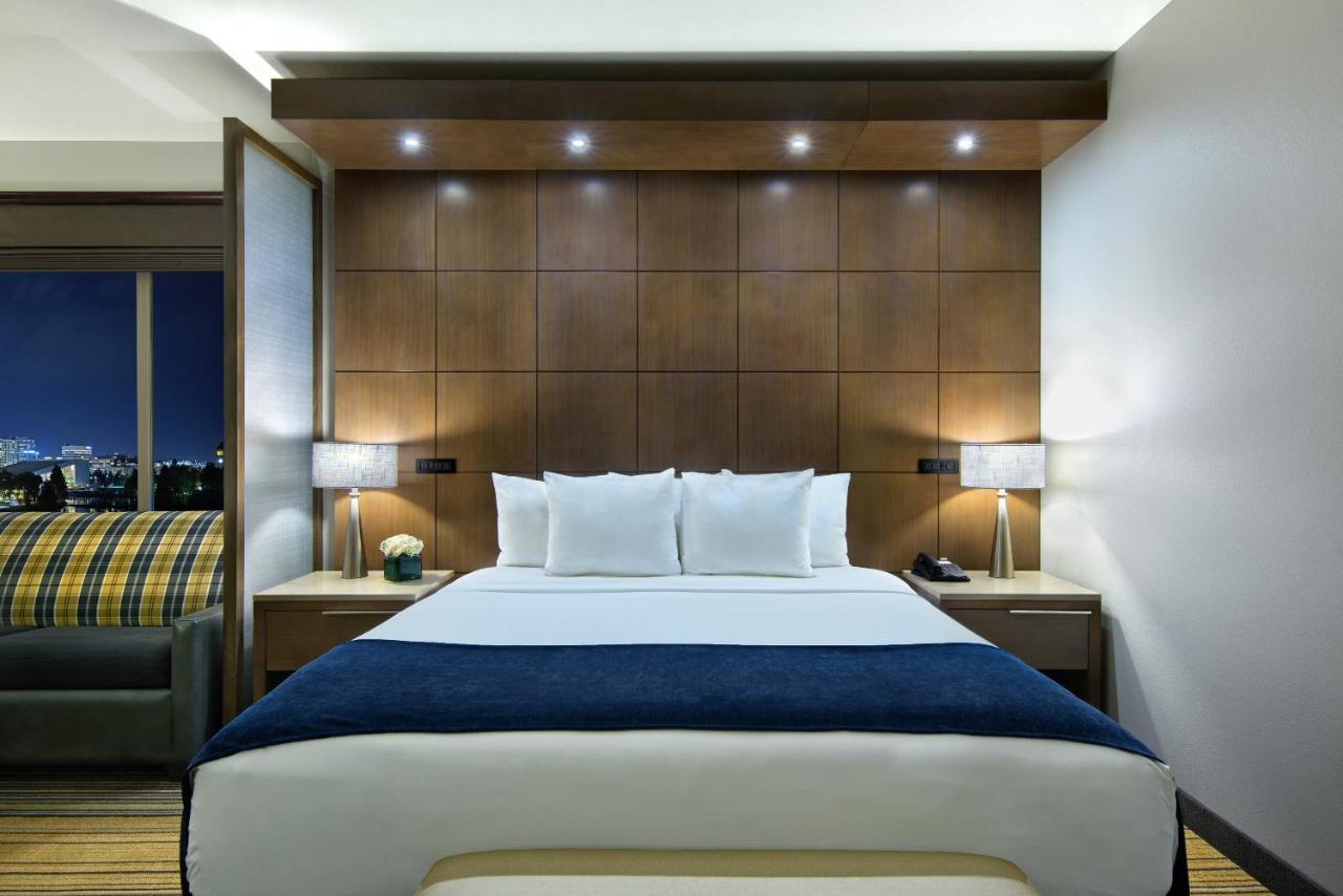 River View Executive King Suite at Oxford Suites Downtown Spokane