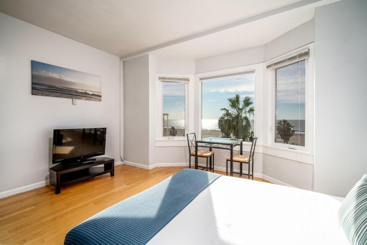 Oceanfront Studio at Air Venice on the Beach