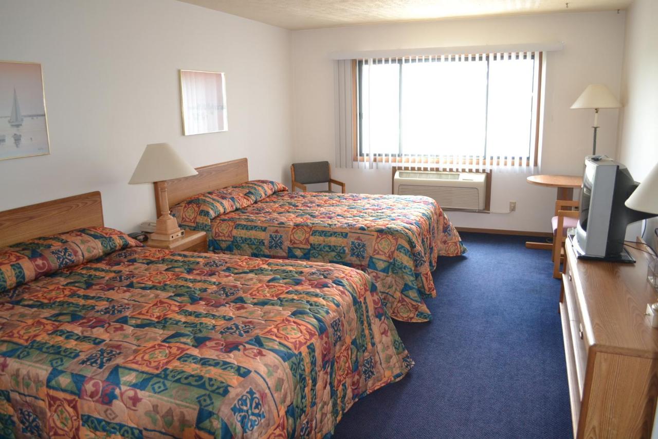 Queen Room with Two Queen Beds at Sky Lodge Inn & Suites