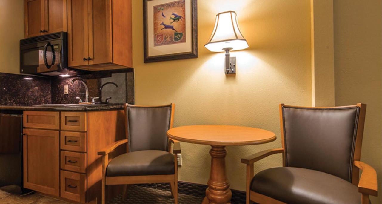 King Suite with Kitchenette at Best Western Plus Deer Park Hotel & Suites