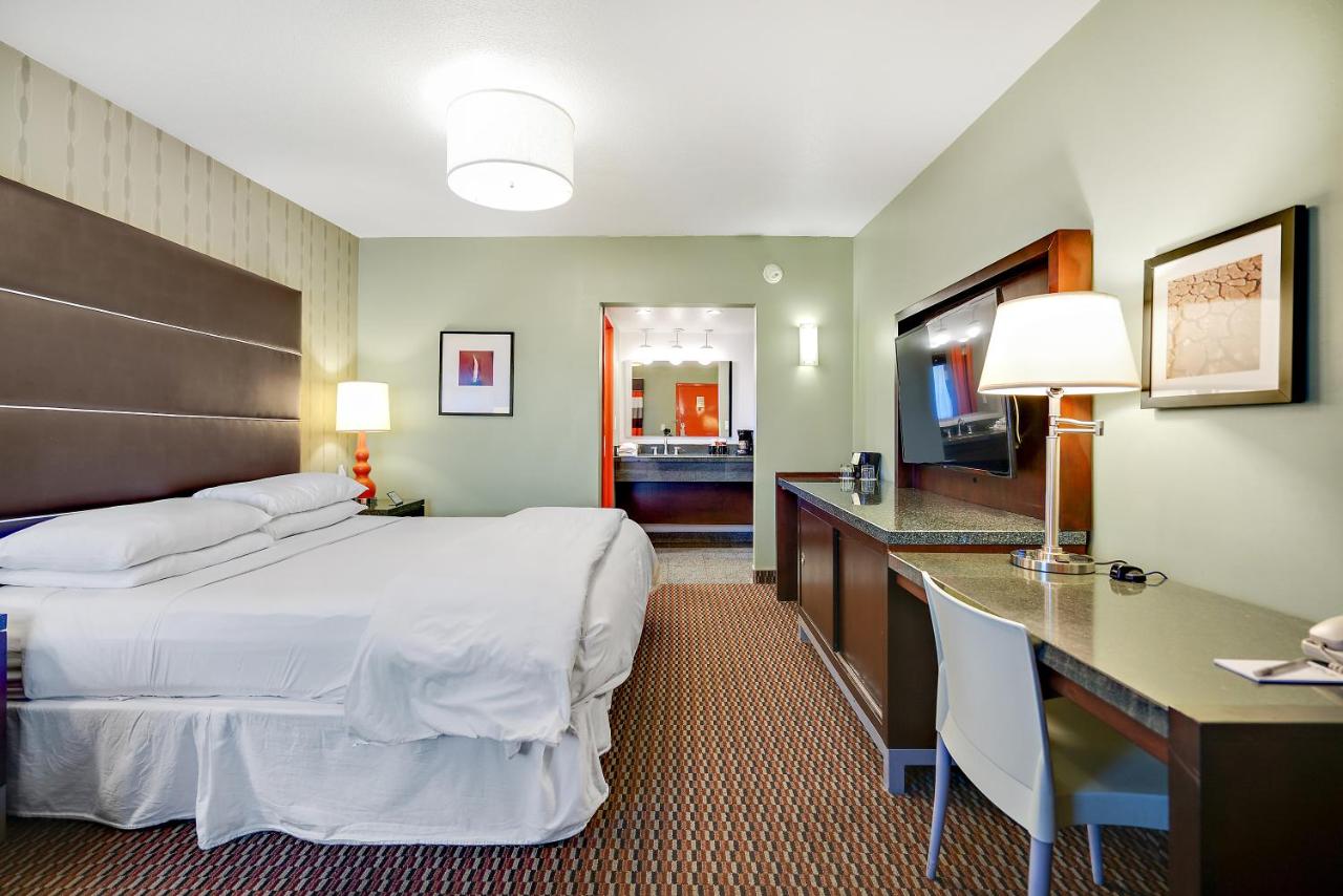 Deluxe King Room at Scottsdale Parkview Hotel