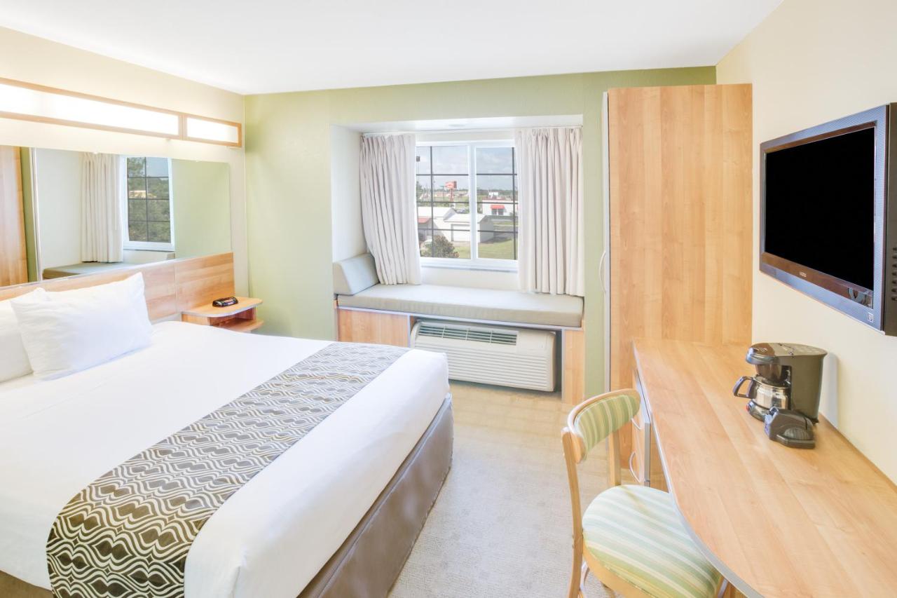Queen Room - Non-Smoking at Microtel Inn & Suites by Wyndham Saraland/North Mobile