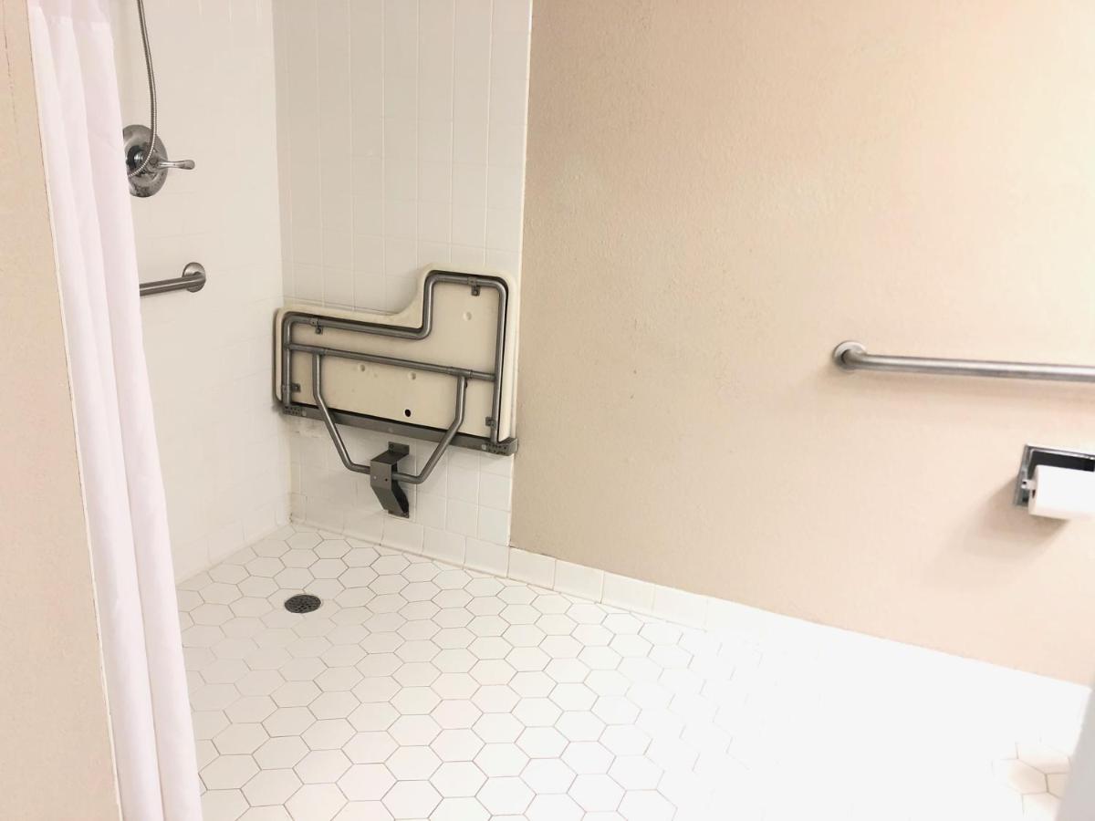 King Room with Roll-in Shower - Disability Access/Non-Smoking at Country Inn & Suites by Radisson, Greenville, NC