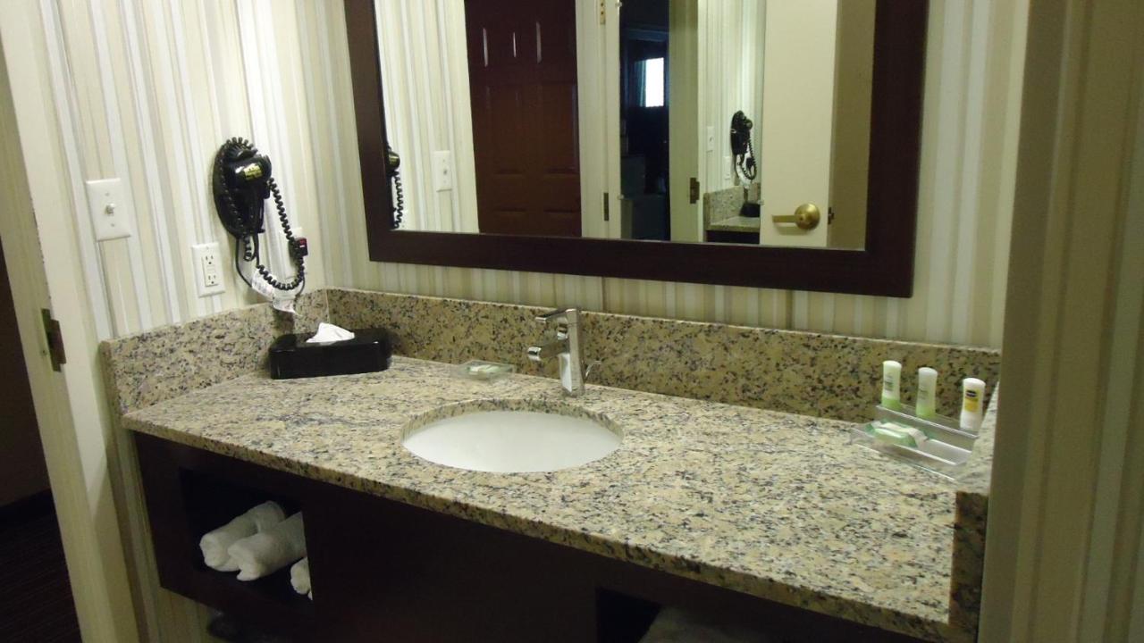 King Room - Non-Smoking at Country Inn & Suites by Radisson, Williamsburg Historic Area, VA