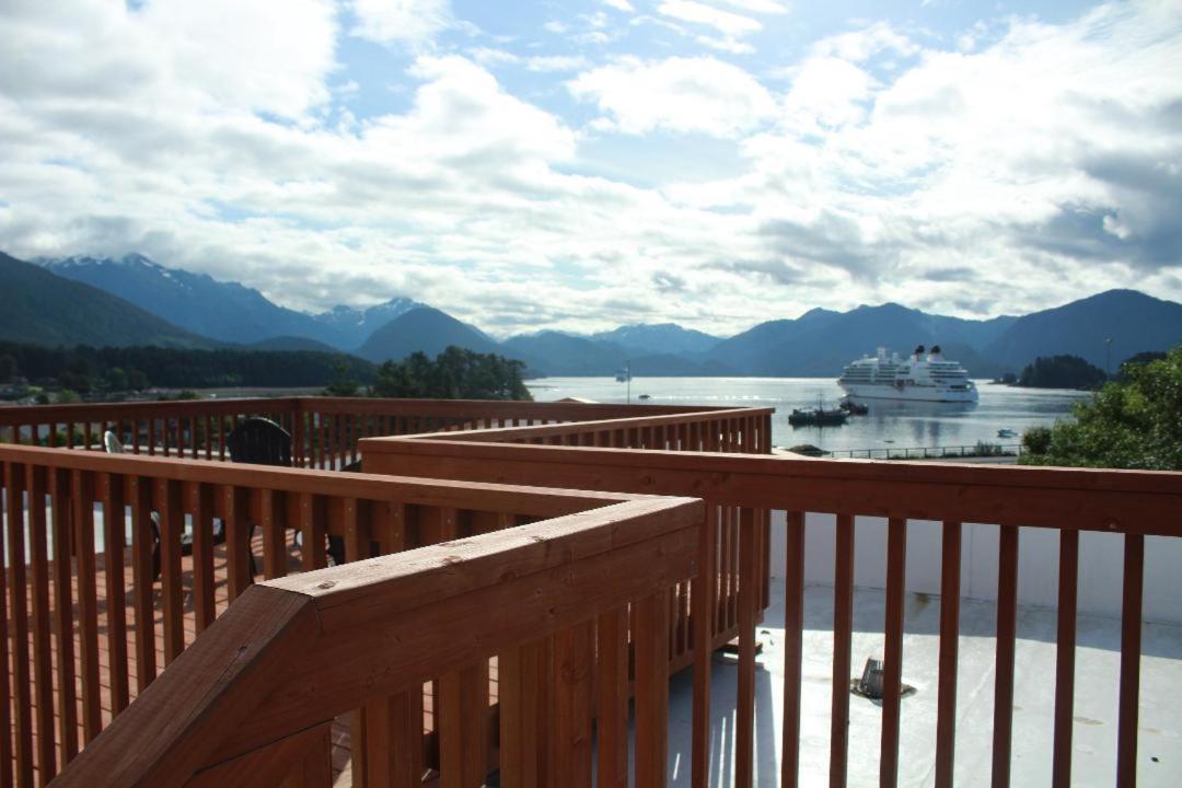 Superior King Room at Sitka Hotel and Restaurant