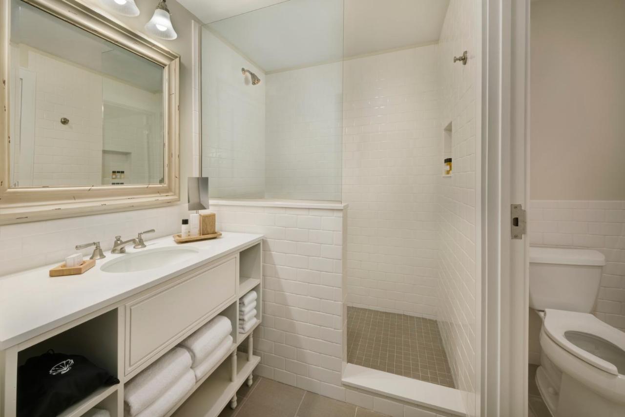 Deluxe Queen Suite at Jekyll Ocean Club