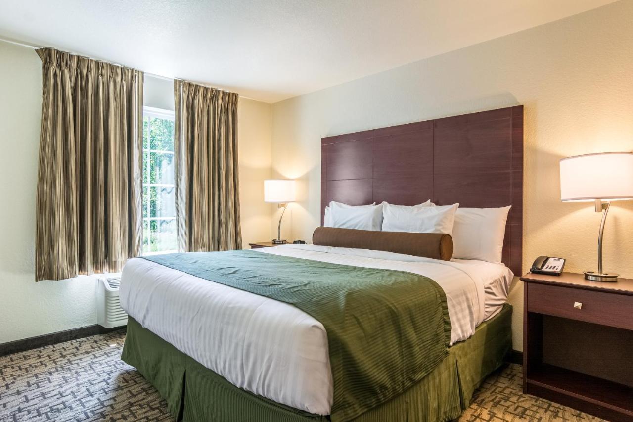 Family Suite at Cobblestone Hotel and Suites Torrington