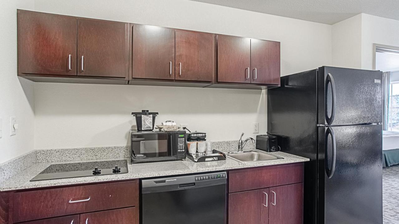 Family Suite at Cobblestone Hotel and Suites Torrington