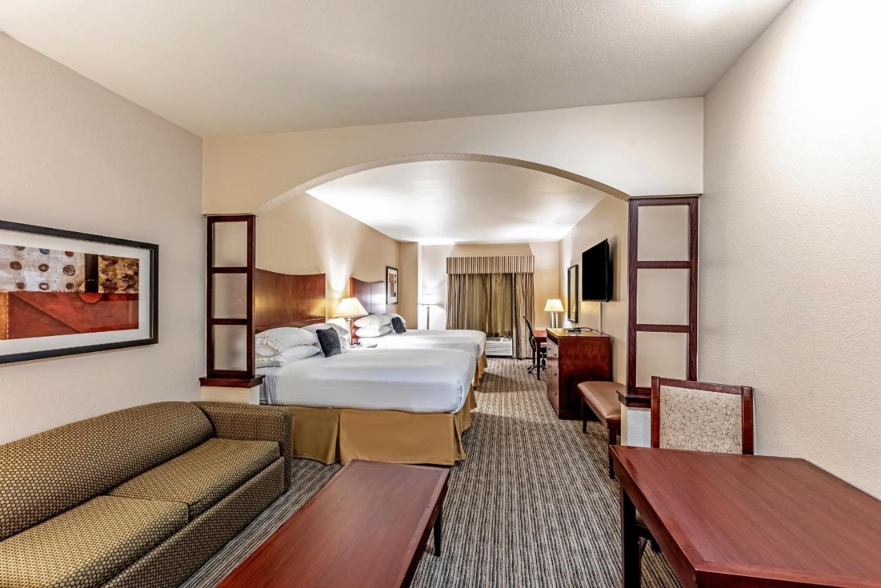 2 Queen Beds Suite at Red Lion Inn & Suites Mineral Wells