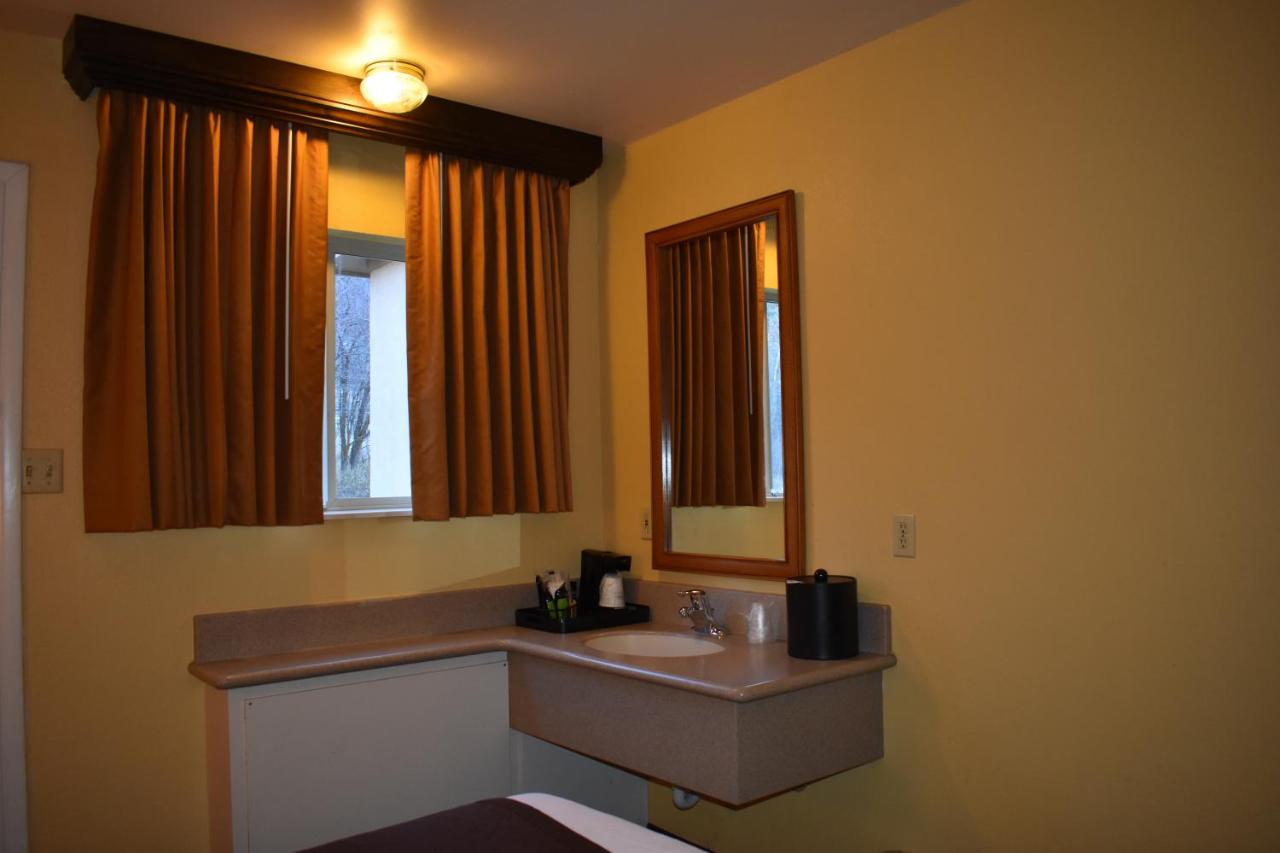 Queen Suite with Three Queen Beds and Sofa Bed - Non-Smoking at Best Western Durango Inn & Suites
