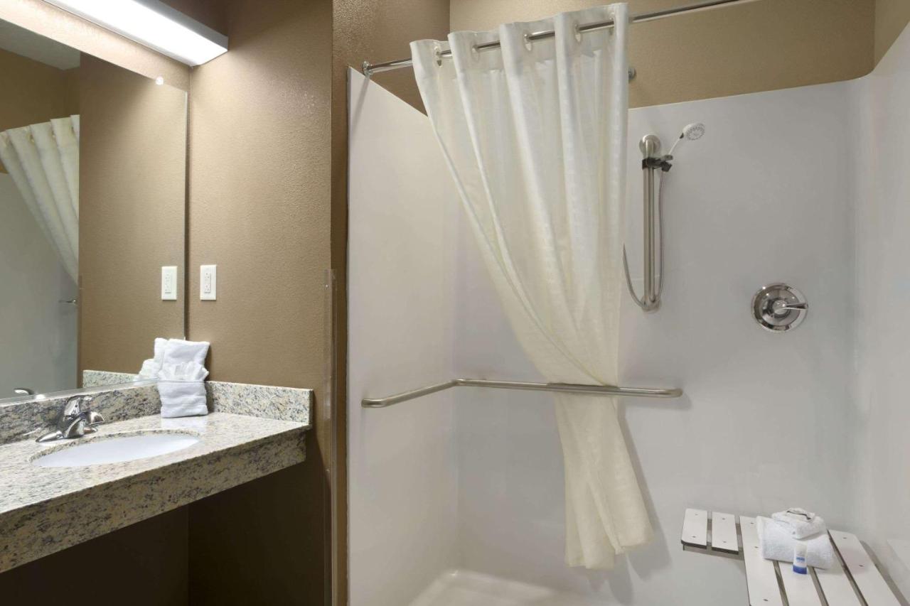 Queen Suite - Disability Access/Non-Smoking at Microtel Inn & Suites By Wyndham Fairmont