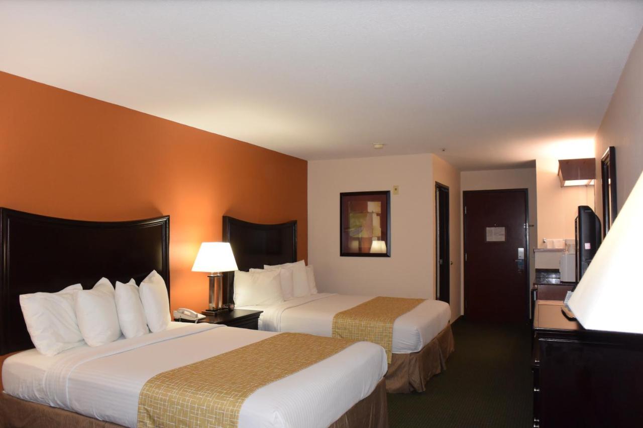 Queen Room with Two Queen Beds - Non-Smoking at Travelodge Suites by Wyndham Newberg