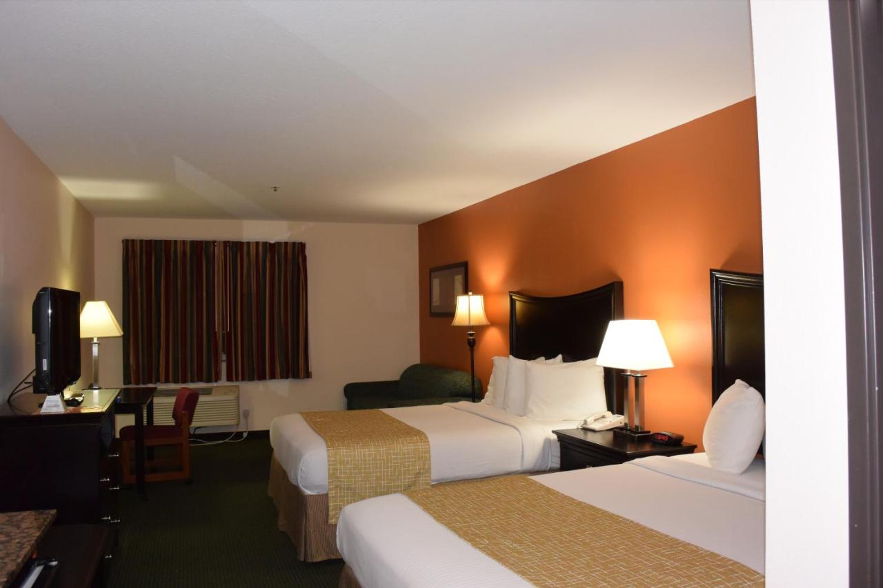 Queen Room with Two Queen Beds - Non-Smoking at Travelodge Suites by Wyndham Newberg