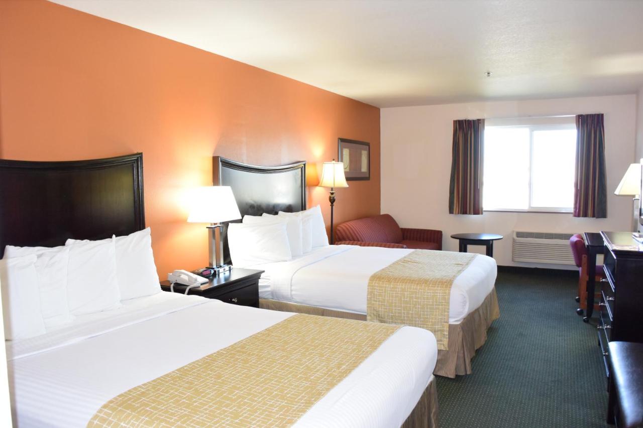 Queen Room with Two Queen Beds - Non-Smoking at Travelodge Suites by Wyndham Newberg