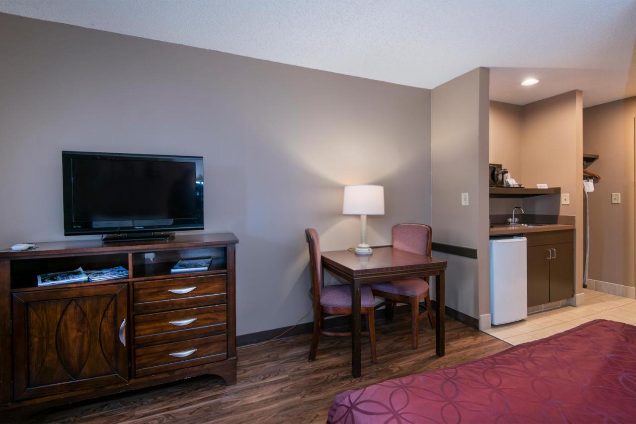 Standard Double Room at Guest Inn & Suites - Midtown Medical Center