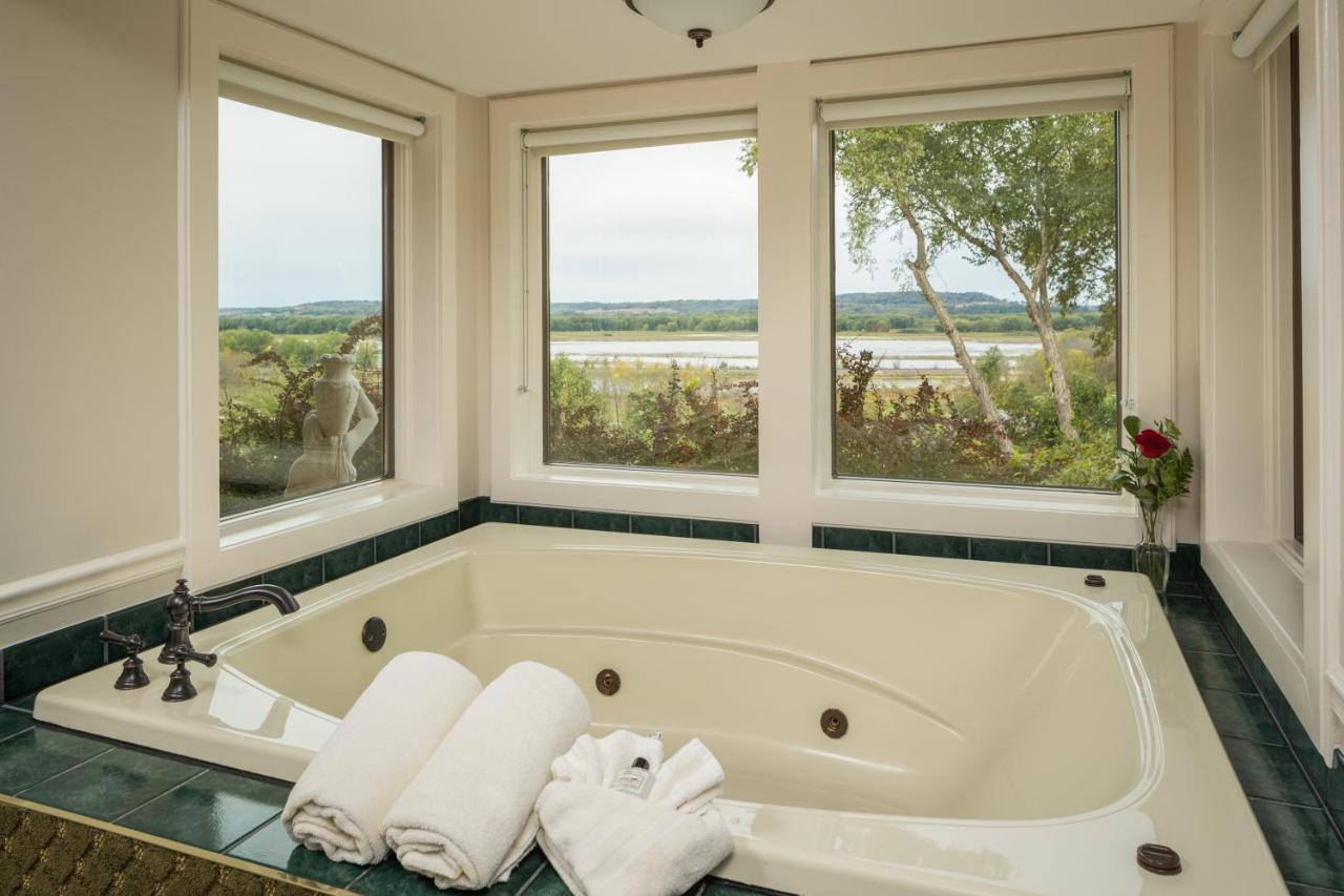 Deluxe King Suite at Goldmoor Inn