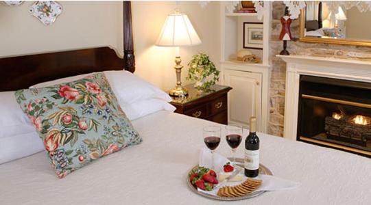 Luxury Queen Room with Balcony at Lambertville House