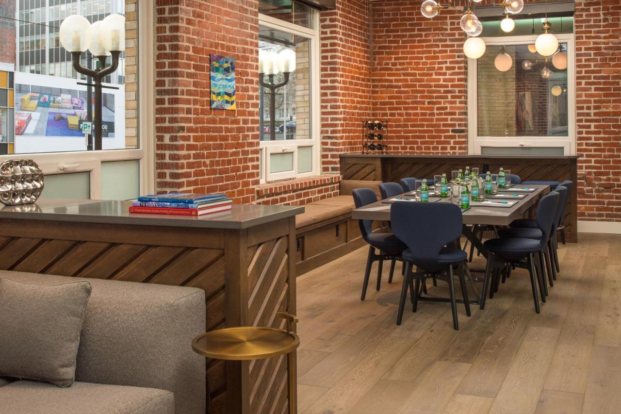 One-Bedroom Suite at Mark Spencer Hotel
