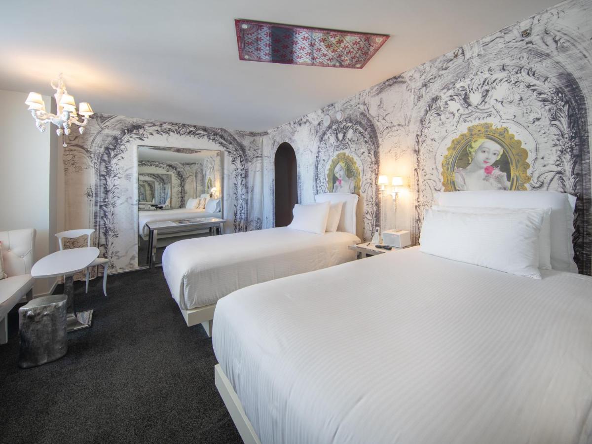 Alexandria Iconic Double at Hilton Grand Vacations Club on the Las Vegas Strip