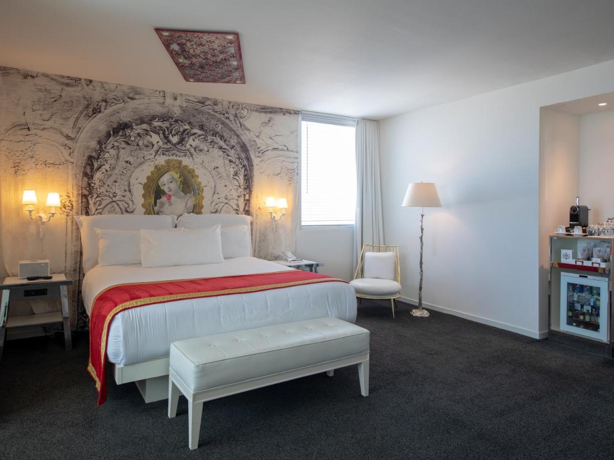 Alexandria King Suite at Hilton Grand Vacations Club on the Las Vegas Strip
