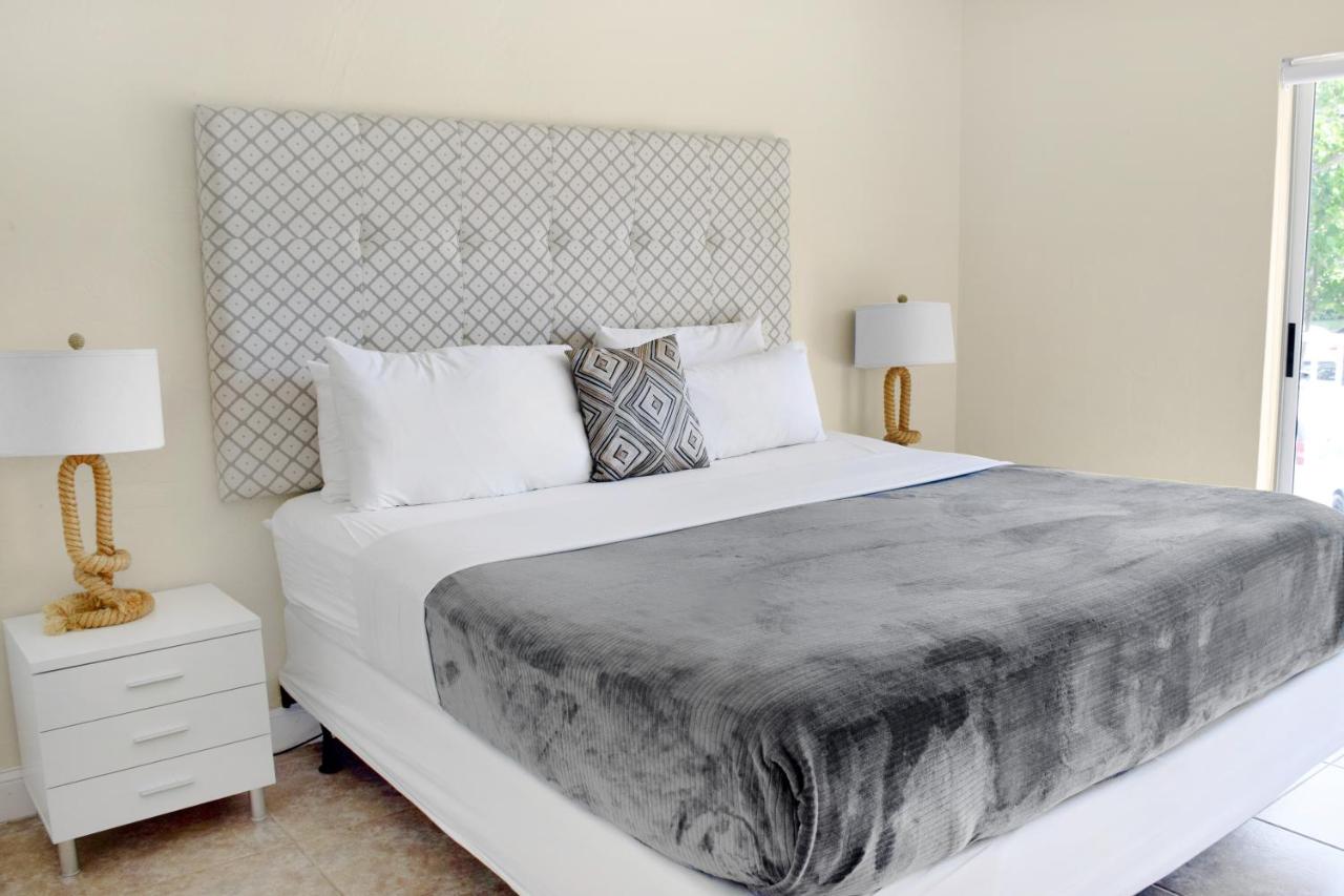 Two-Bedroom Suite at Coral Reef at Key Biscayne