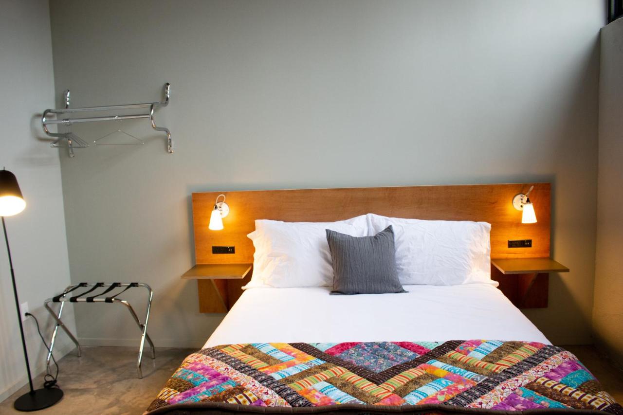 | Travelers Hotel