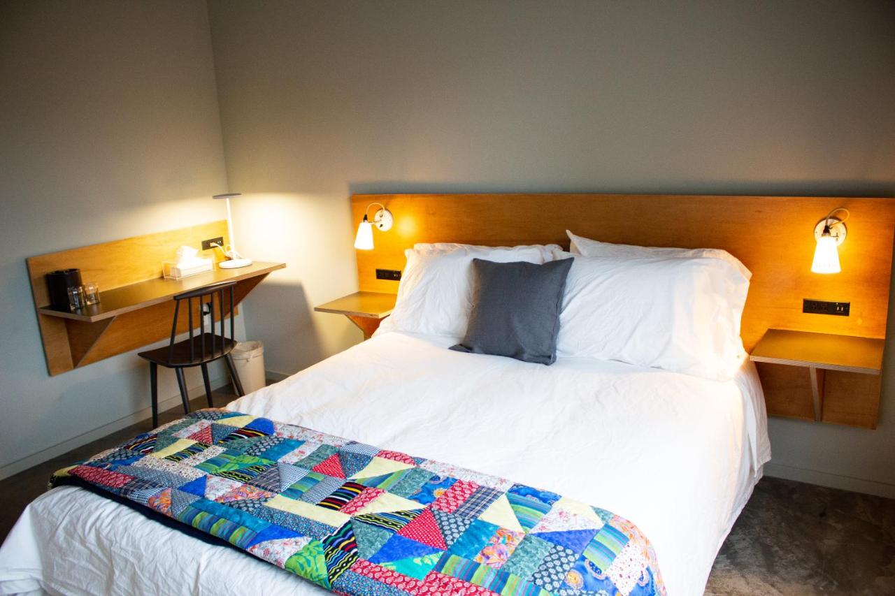 | Travelers Hotel