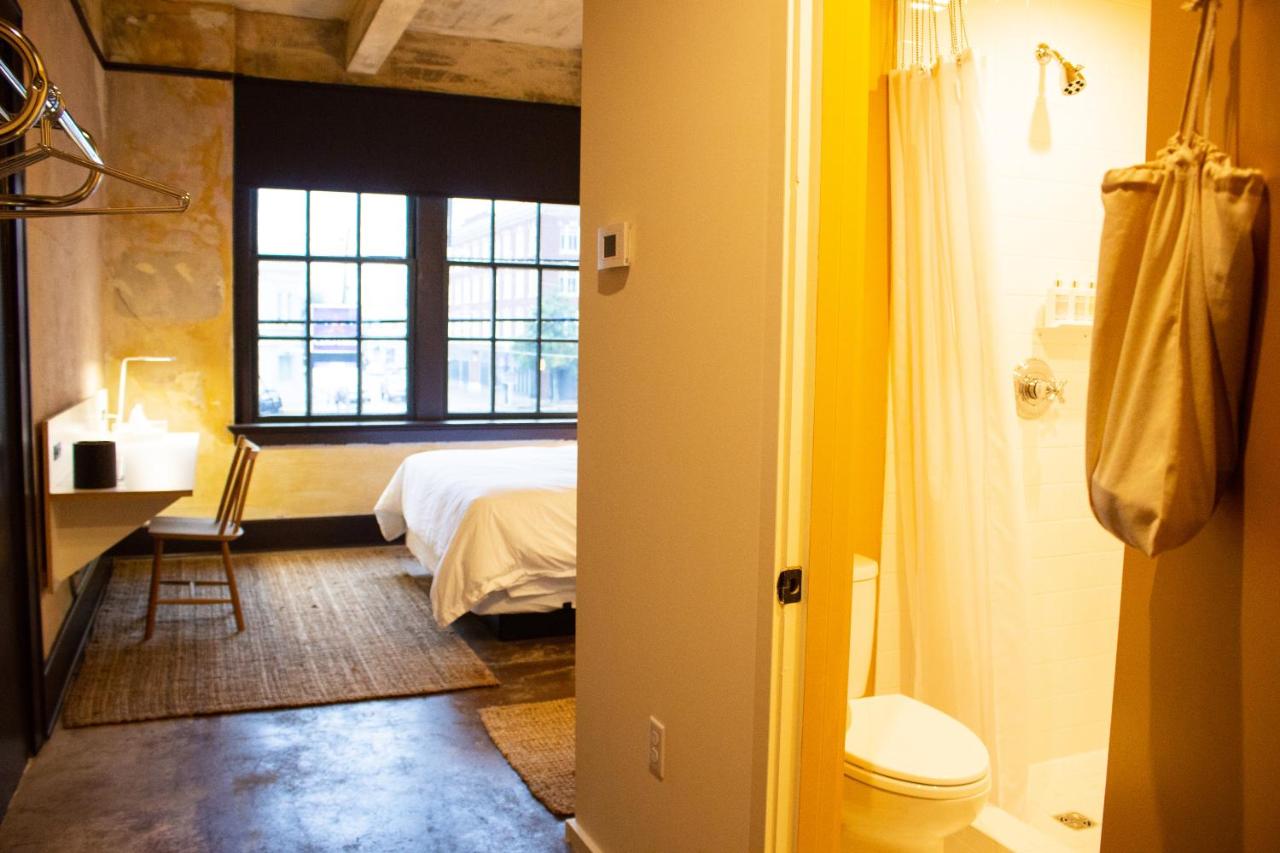 Standard Queen Room at Travelers Hotel