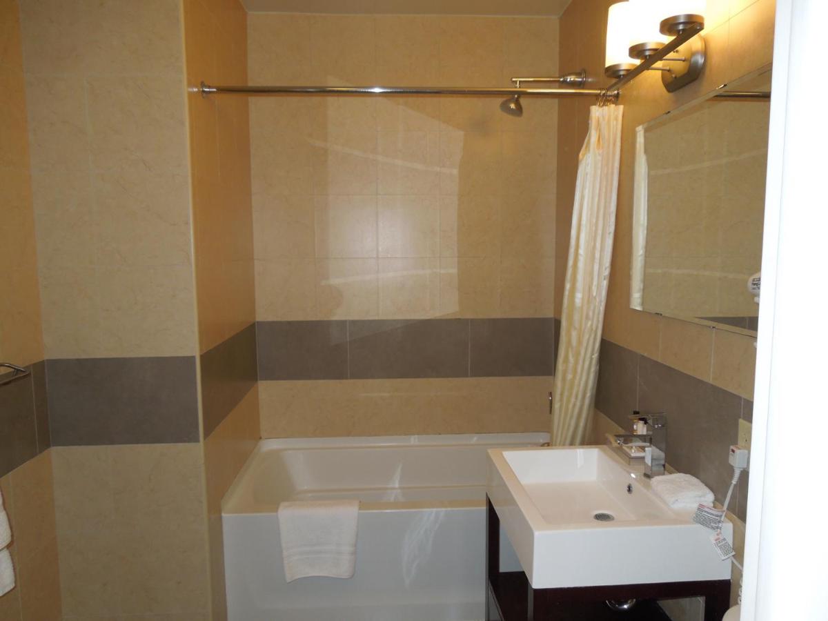 Family Suite at Pointe Plaza Hotel