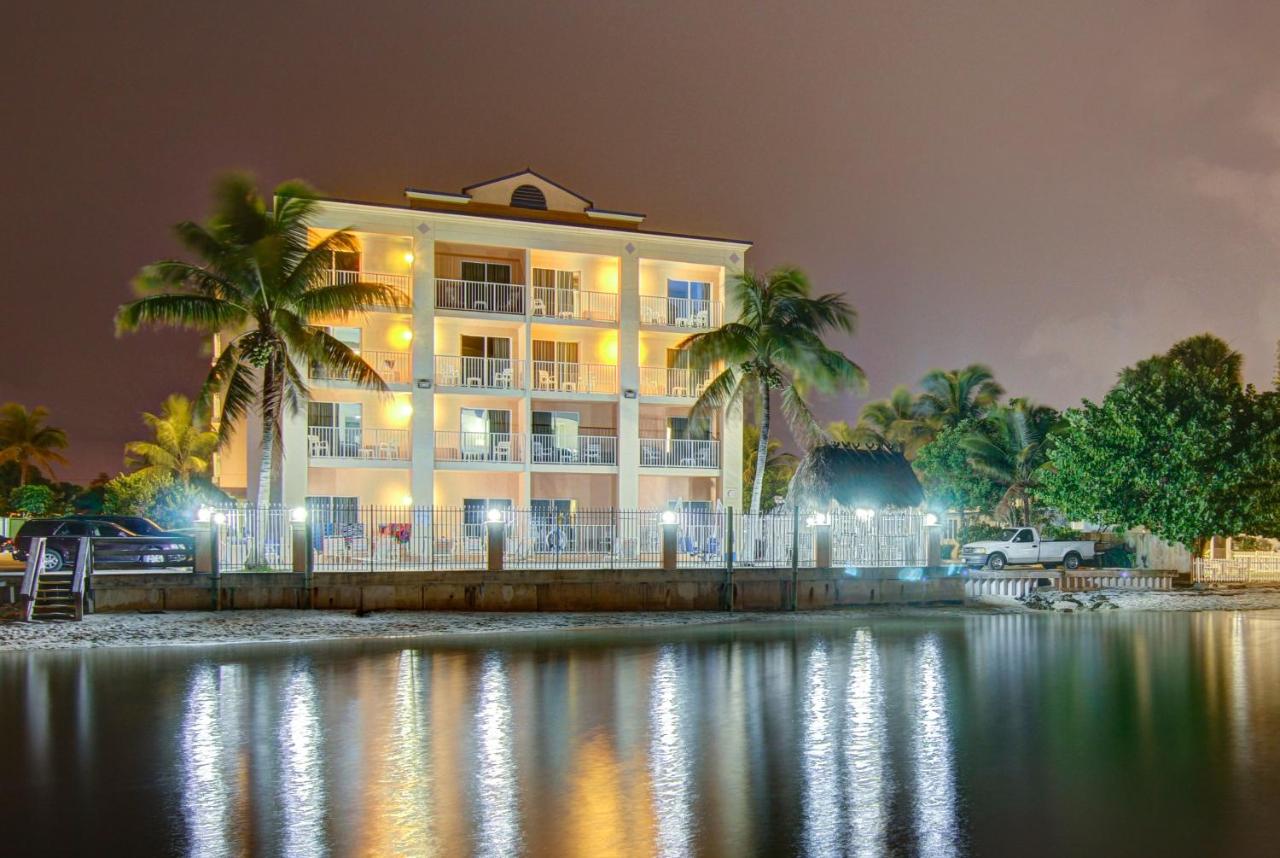  | Hutchinson Island Plaza Hotel and Suites