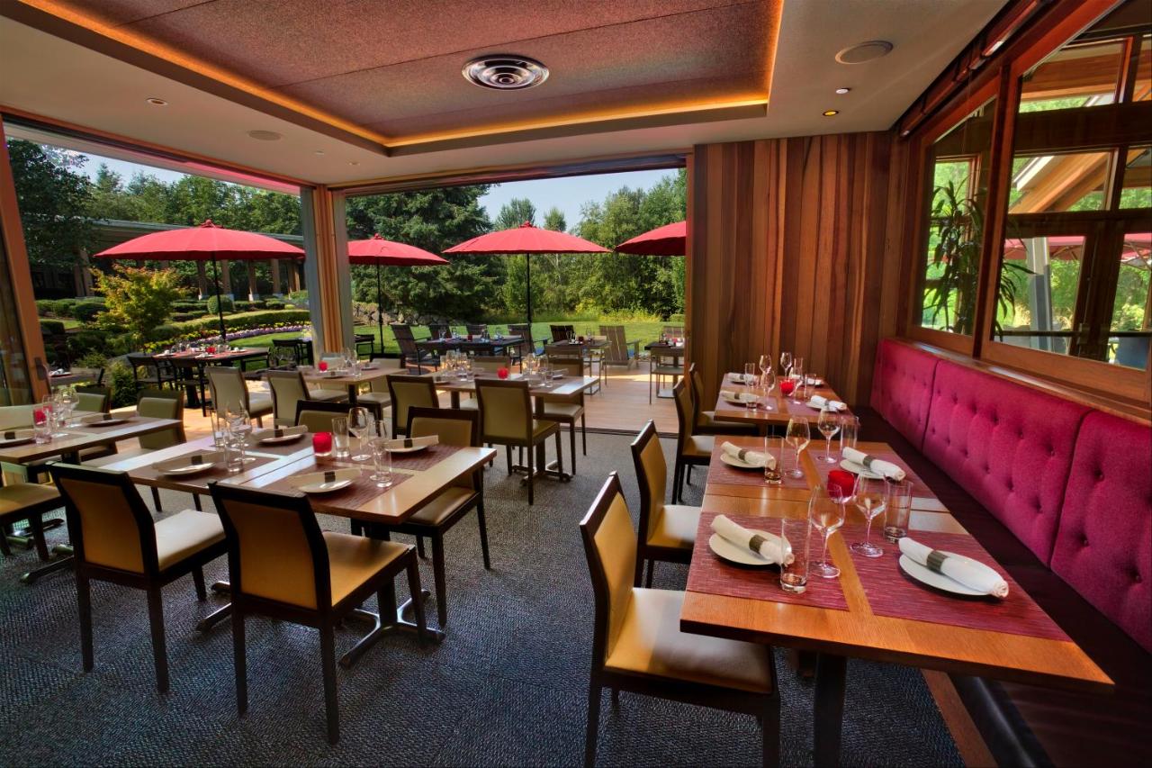| Cedarbrook Lodge