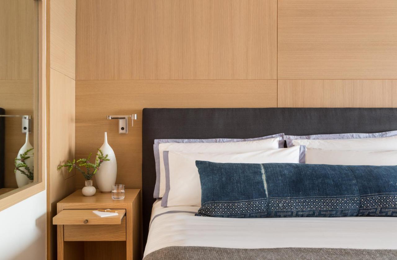 | Malibu Beach Inn
