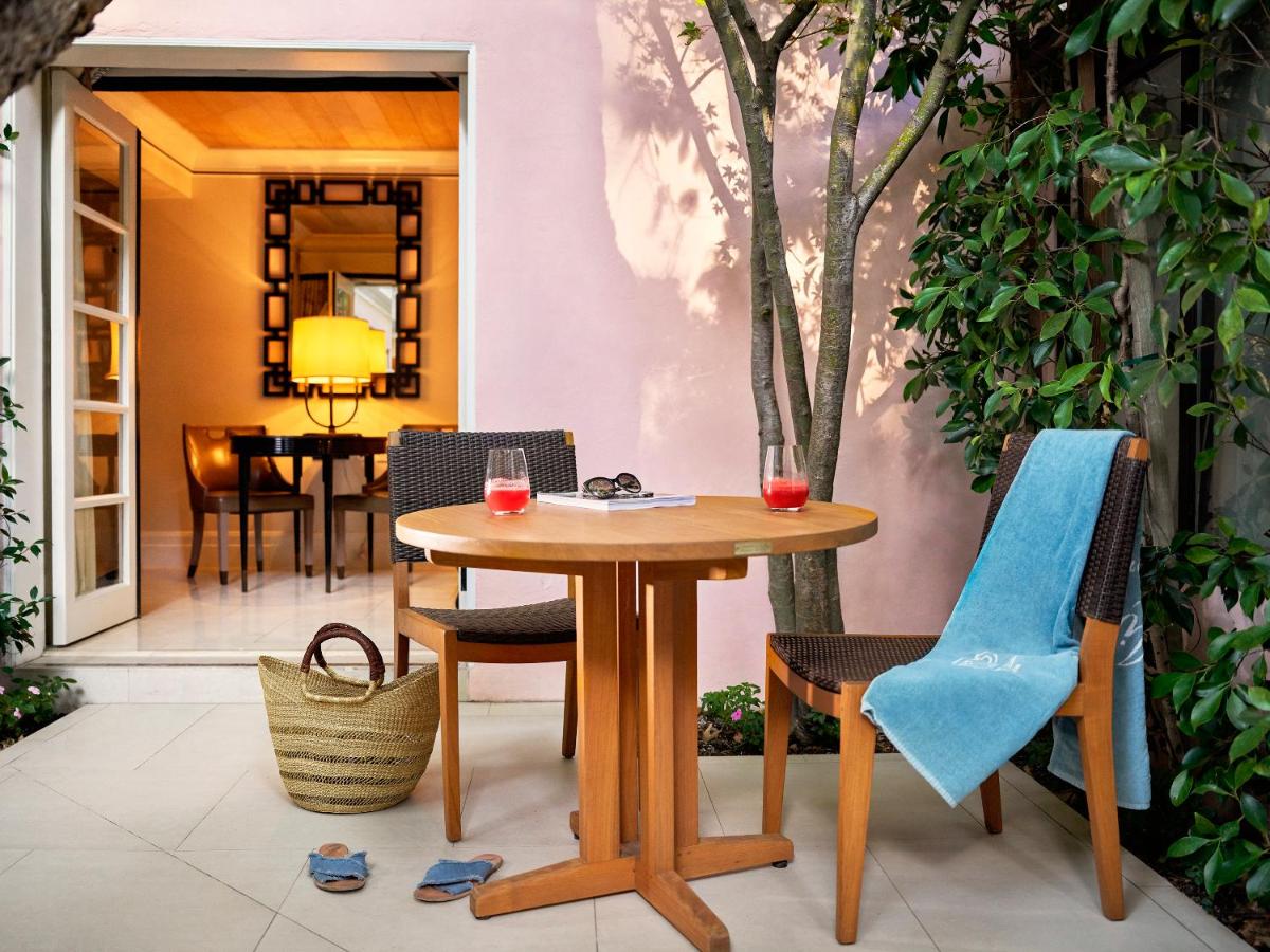 Junior Pool Suite at Hotel Bel-Air - Dorchester Collection