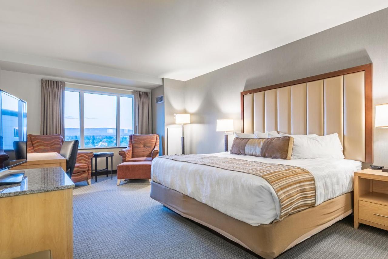 Deluxe King Room at Westmark Fairbanks Hotel & Conference Center
