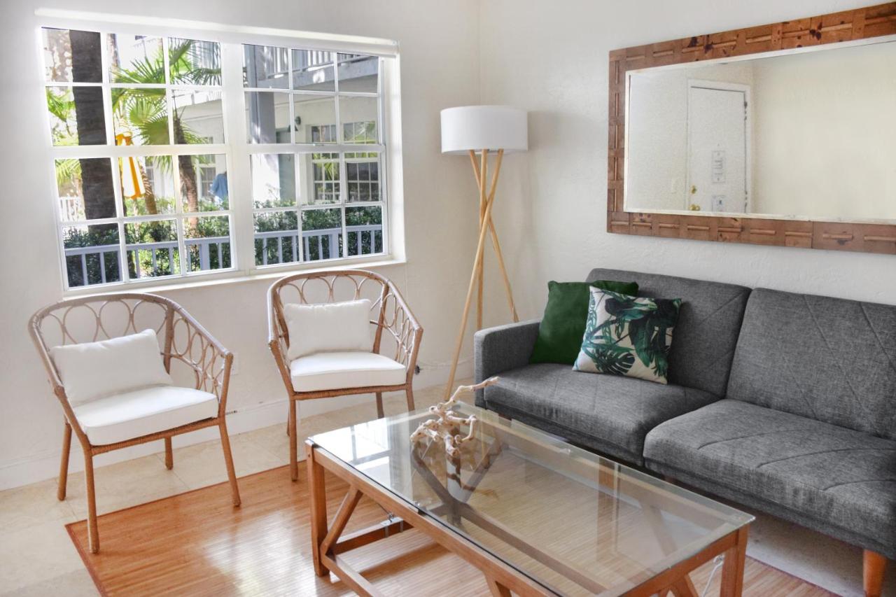 Two-Bedroom Suite at Coral Reef at Key Biscayne