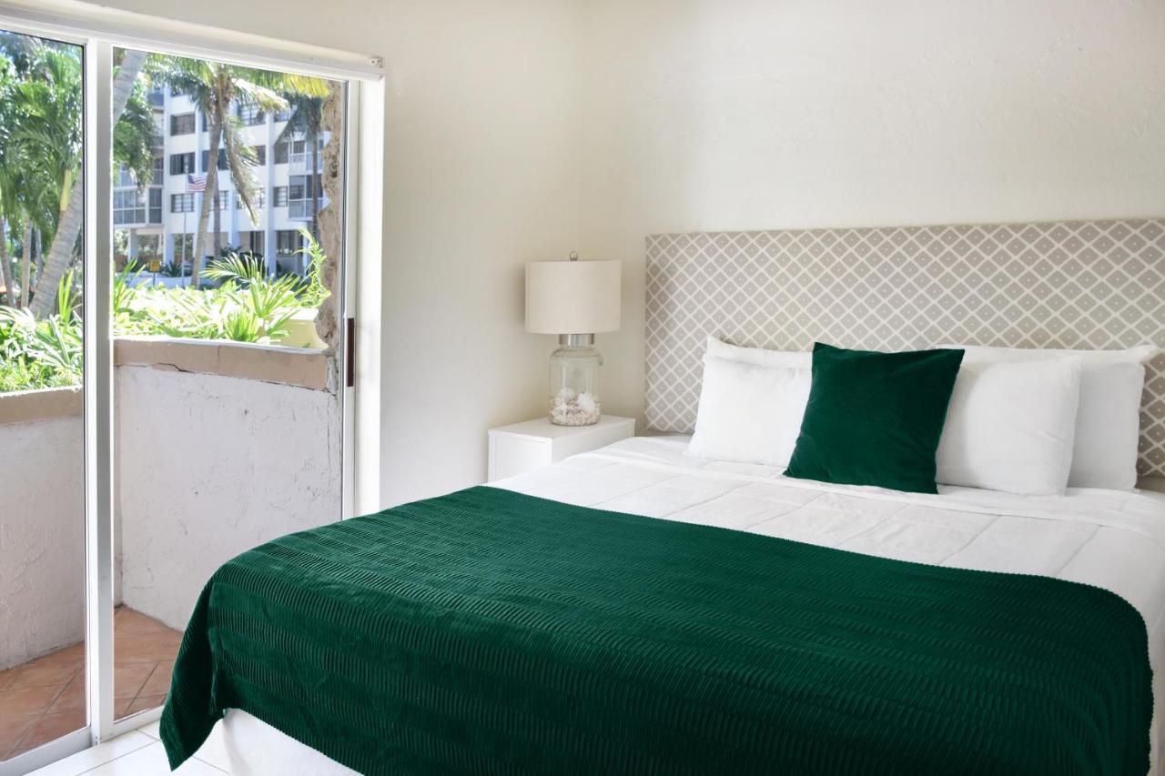 Two-Bedroom Suite at Coral Reef at Key Biscayne