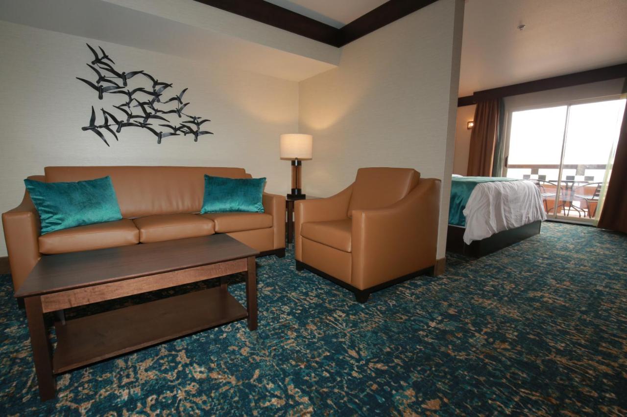 Junior Suite with Balcony at Ute Mountain Casino Hotel