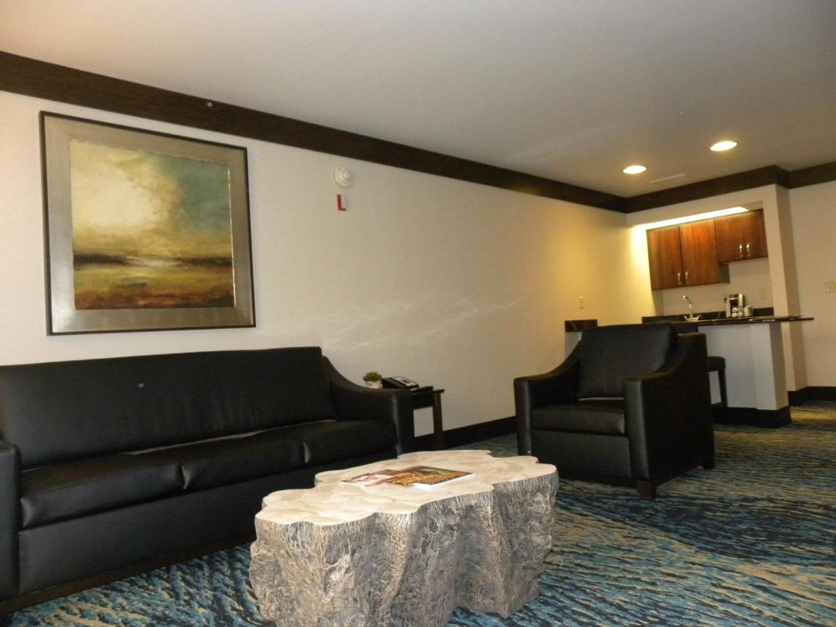 King Suite with Balcony at Ute Mountain Casino Hotel