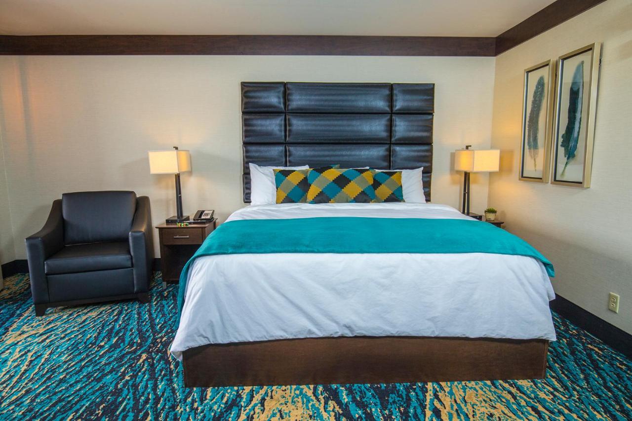King Suite with Balcony at Ute Mountain Casino Hotel
