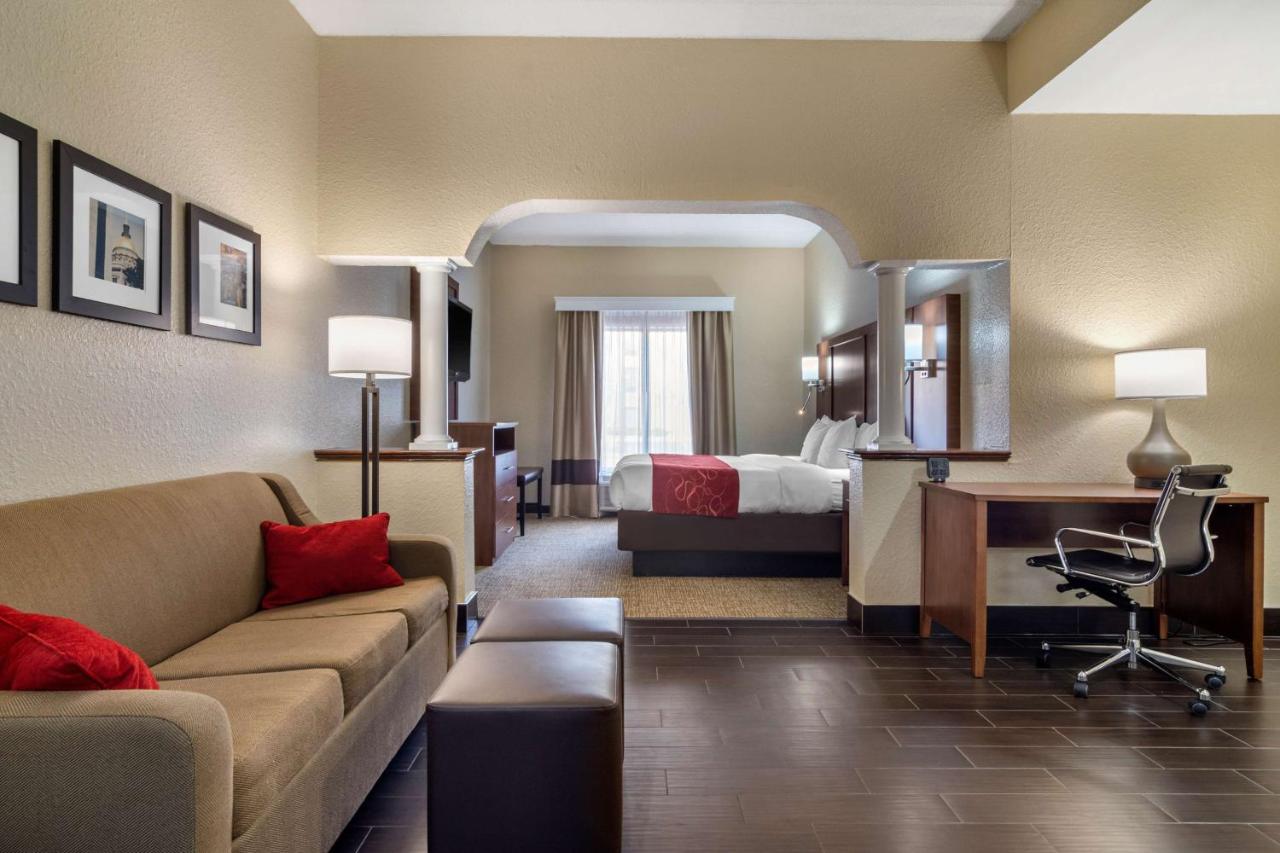 King Suite with Hot Tub - Non-Smoking at Comfort Suites Woodstock - Atlanta North