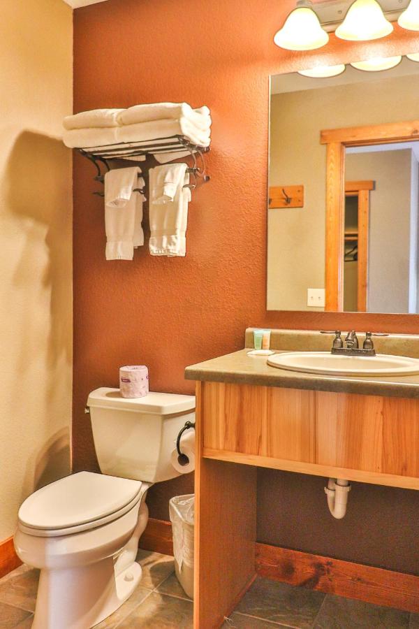 Double Room with Lake View at Good Ol' Days Resort