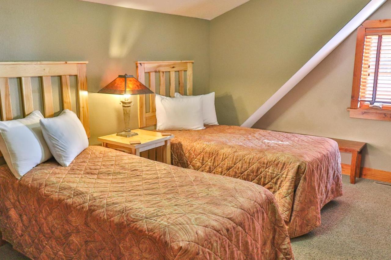 Deluxe Family Suite at Good Ol' Days Resort