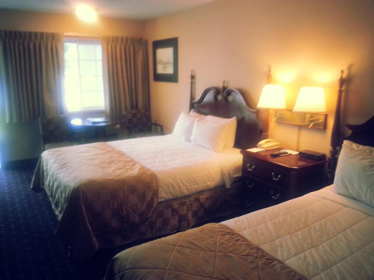 Queen Room with Two Queen Beds - Courtyard View at Clarion Hotel Mackinaw City Beachfront