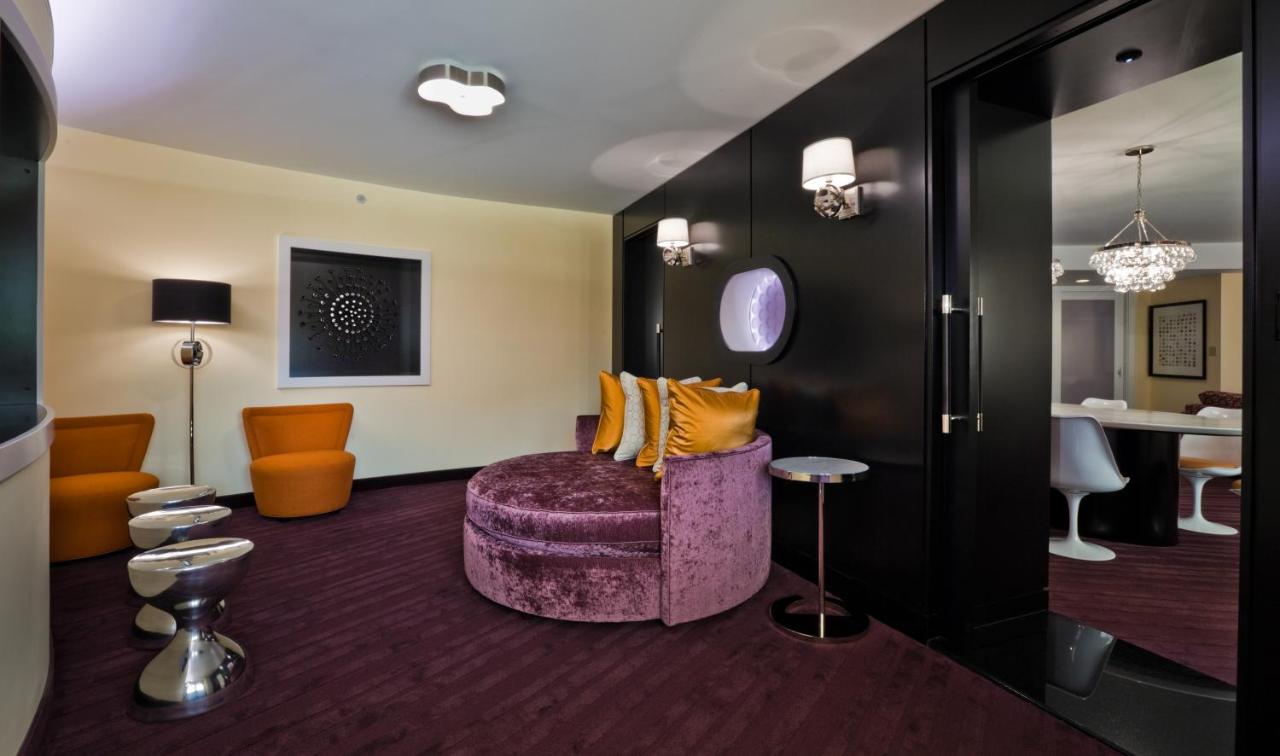 Presidential Suite at Washington Plaza Hotel