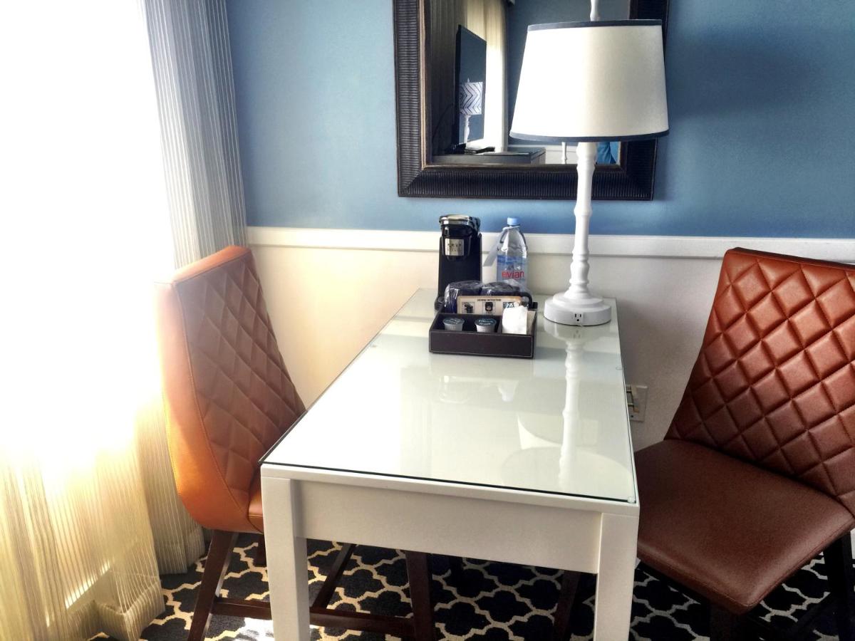 Deluxe King Room at Portofino Hotel & Marina