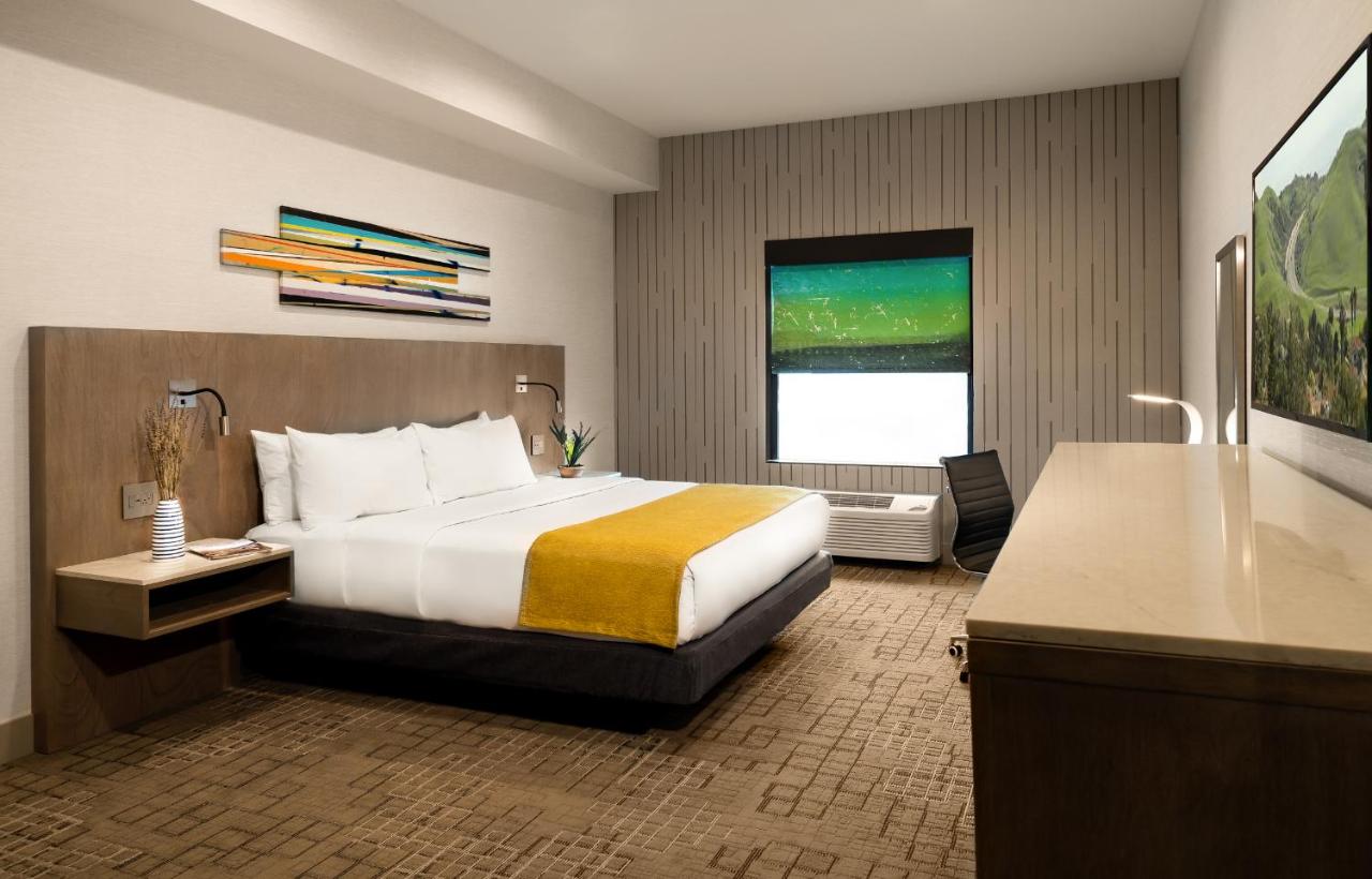 Deluxe King Studio at Ayres Hotel San Diego South - Chula Vista